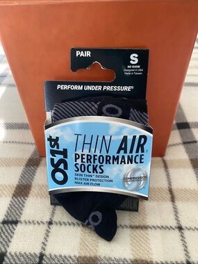 Thin Air Performance No-Show Socks - Black